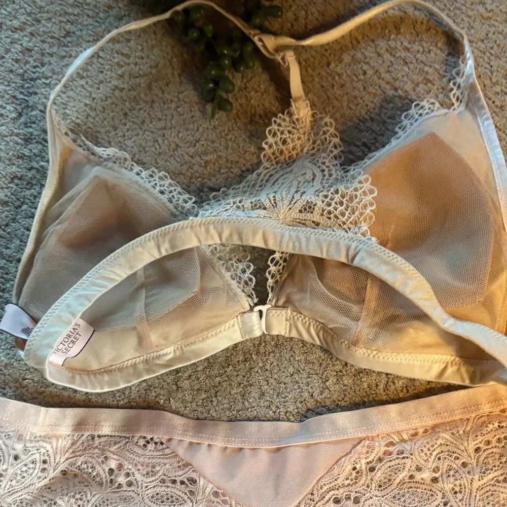 Lace Intimates Set in Cream - Picture 7 of 14